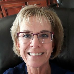 Meet your Posher, Debbie